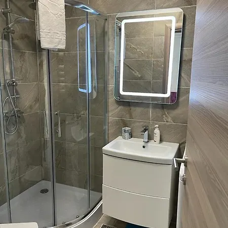 Apartment Michael By The Sea - Alezzi